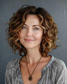 Wavy Layered Bob, Layered Bob, Hair Nails, Hair Inspiration Color, Short Cuts, Hair Dos