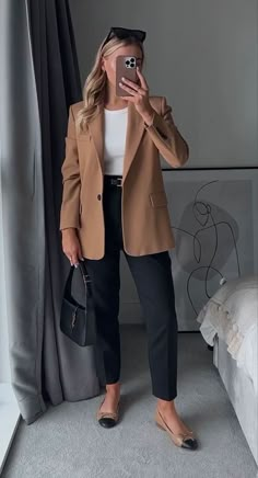 Oversized Blazer Outfit Business Casual, Tan Blazer Business Casual, Business Casual Patterned Pants, Autumn Office Outfits Women 2023, Work Flight Outfit, Blazer Color Combination Women, Corporate Outfits With Flats, Hiring Event Outfit, Smart Casual Office Wear Women Work Attire