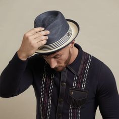 This unlined hat features refined details that exude both style and quality. Adorned with a 15mm square brown metal badge, it adds an element of authenticity and sophistication. The integral stripe band complements the design with its subtle yet distinctive accent. Sporting a 1 1/6 inches double-coloured snap brim, this hat offers versatility and a touch of flair. Its tear drop crown design adds a classic yet modern touch to the overall silhouette. Crafted from 100% polypropylene material, this Packable Hat, Hat Base, Central Saint Martins, Crown Design, Hat For Man, Mens Jewelry Bracelet, Straw Hat, Independent Designers Fashion, Hats For Men