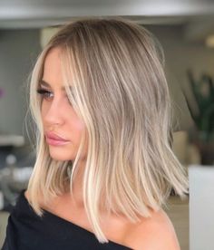 Balayage Blonde, Wavy Hairstyles, Blonde Hair Inspiration, Balayage Hair Blonde, Blonde Hair Looks, Short Wavy Hair, Short Wavy, Haircuts For Women, Hair Color Balayage