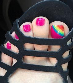 Rainbow Toes Nails, Rainbow Pedicure Ideas, Pride Toenails Designs, Pride Pedicure Ideas, Pride Toe Nails Designs, Pride Toenails, Rainbow Toe Nail Designs, Rainbow Pedicure Toenails, Pride Pedicure