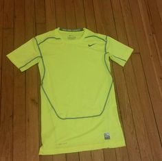 Nwot Nike Women's Short Sleeve Training Top - Dri-Fit, Light Weight. Size Medium. Fitted Yellow Tops For Sports, Yellow Fitted Top For Workout, Fitted Yellow Workout Top, Nike Go-dry Short Sleeve Activewear, Nike Moisture-wicking T-shirt For Gym, Yellow Nike T-shirt With Short Sleeves, Nike Dri-fit Short Sleeve T-shirt, Nike Yellow Short Sleeve T-shirt, Training Tops