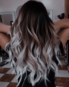 Icy Blonde Hair With Shadow Root Medium Length, Rambut Brunette, Hair Color Underneath, Cute Hair Colors, Brunette Hair With Highlights, Gorgeous Hair Color, Dyed Hair Inspiration, Dye Colors