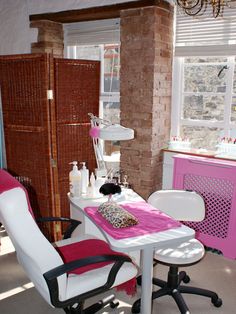 Nail room Sparkly Bedroom, St Austell Cornwall, The Eden Project, Tech Room, Nail Salon Furniture, Nail Salon And Spa, Nail Station