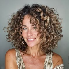 magnific a8vW7tbebIWH6O41D5oQ Shoulder Length Curly Shag Natural Curly Shag Haircut, Shoulder Curly Haircuts, Curly Shoulder Length Hair With Layers, Curly Hairstyles For Long Hair, Curly Angled Bobs, Hairstyles For Square Faces, Best Curly Hairstyles, Curly Shag Haircut