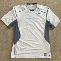 Nike Pro Combat Workout Shirt Combat Workout, Aesthetic Guy Outfits, Nike Pro Combat, Mens Trendy Outfits, Nike Shirt, Guys Clothing Styles, Nike Vintage, Black Men Fashion, Simple Trendy Outfits