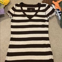 Brown And Tan Striped V Neck Tee Sz Small New Never Used V Neck T Shirts, V Neck Shirts, Striped Shirts, Awesome Outfits, Fame Dr, Cute Blouses, Pretty Bags, Christmas 2024, Clothing Ideas