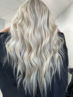 Icy Blonde Highlights With Lowlights, Blonde With Lowlights And Highlights, Icy Platinum Blonde Hair With Lowlights, Cool Tone Blonde Highlights, White Blonde Hair With Lowlights, Bright Blonde Hair With Dimension, Creamy Blonde Hair Highlights, Creamy Blonde Highlights, Ice Blonde Balayage