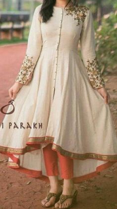 Navratri Offer, डिजाइनर कपड़े, Design Kurta, Sharara Designs, Outfits Primavera, Long Frock Designs, Long Kurti Designs, Kurti Designs Party Wear, Long Frocks