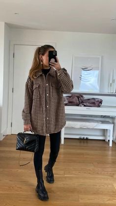 Outfit Inspo Fall Petite, Black And Tan Shacket Outfit, Cute Outfits Fall/winter, Scottsdale Fashion Outfits, Brown Hair Outfits Winter, Shacket Casual Outfit, Work Outfit Inspo Fall, Work Casual Winter Outfit, Brown Flannel Outfit Women