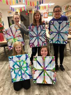 Sped Art Projects, Elementary Winter Art Projects, Kinder Art Projects, Winter Art Project, January Art, Winter Art Lesson, Christmas Art Projects, Middle School Art Projects, Winter Art Projects