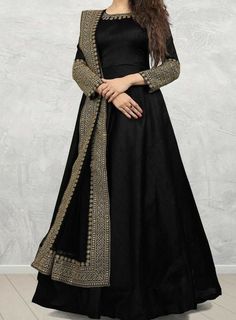 Black Dress Design, Dresses Feminine, Beautiful Pakistani Dresses, Fancy Dresses Long, Simple Pakistani Dresses