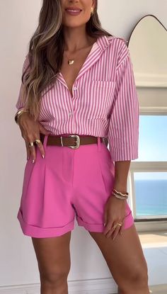 Chique Outfit, Outfit Chic, Looks Chic, Summer Fashion Outfits, Professional Outfits, Pink Shorts, Casual Summer Outfits