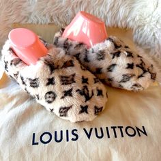 Size 7 Flats By Louis Vuitton Typically Run A Half Size To A Full Size Small. The Dreamy Flat Loafers Are Extremely Supple Slippers In Luxurious Mink Fur, Which Is Printed All Over With Louis Vuitton's Iconic Monogram Pattern. A Sheared Mink Fur Lining Makes This Slip-On Style Even Softer And More Comfortable. Comes With A Lv Dustbag. * Mink Fur * Rose Clair Pink * Mink Fur Lining * Ultra-Supple Slipper * Made In Italy * Lv Monogram * Square-Toes See All The Photos And Be Aware Because Of That O Loui Vuitton, Flat Loafers, Monogram Pattern, Lv Monogram, Louis Vuitton Shoes, Mink Fur, Authentic Louis Vuitton, Flat Shoes Women, Loafer Flats