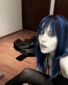 Blue And Silver Tinsel Hair, Hair Dye Ideas For Blue Eyes, Blue Racoon Tail Hair, Goth Blue Hair, Vampire Hair Color, Emo Long Hair, Alternative Makeup Ideas, Emo Hair Dye, Grunge Hair Color Ideas