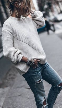 Norwegian Knitting, Pullover Outfit, Looks Street Style, Loose Outfit, Sweater Pattern, White Sweaters, Ripped Jeans, Look Fashion, Long Sleeve Sweater