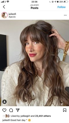 Expensive Brunette With Bangs, Bangs For Large Forehead, Bangs Types, Loose Curls Medium Length Hair, Curls For Medium Length Hair, Bangs Wavy Hair, Brown Wavy Hair, Peinados Fáciles Para Cabello Corto, Haircuts Straight Hair