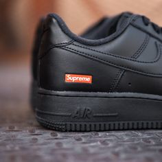 All Sales are Final on Nike and Jordan Products. The Supreme x Nike Air Force 1 Low “Box Logo White” takes a less-is-more approach in design and is part of the “World Famous” streetwear brand’s Spring/Summer 2020 collaboration with Nike. Supreme tones down the use of aggressive branding and instead opts for a simple and subtle design, featuring the iconic red Box Logo on the heel of a standard white-on-white Air Force 1 Low. A silver “AF1” emblem covers the bottom of the laces near the perforate Supreme Air Force 1, Forces Outfit, Supreme X Nike, White Air Force 1, White Air Forces, Black 13, Nike Air Force 1 Low, Box Logo, Air Force 1 Low