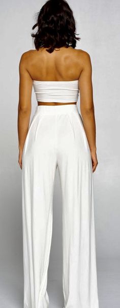 Sexy, 2 piece set with high waist palazzo pants and strapless tube top. (TOP CAN BE TIED AND WORN IN MULTIPLE WAYS) 95% RAYON/ 5% SPANDEX Model is wearing a size SMALL High Waist Palazzo Pants, Cozumel, Top Top, White Outfits, Palazzo Pants, 2 Piece Set, Large White, Tube Top, Boutique Clothing