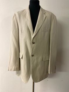 Add a touch of sophistication to your wardrobe with this men's linen jacket. The classic 90s blazer style and off-white color make this piece perfect for a summer wedding or any formal event.  Men's Vintage blazer circa 1990. Off-white linen blazer made by Biangini, made in Italy.  This dress jacket has notched narrow lapels, a 2-button front closure, 4-button cuff embellishment,  a faux breast pocket, faux front hip pockets with flaps, and 2 inside pockets. The back has a center vent and is ful Mens Linen Jackets, 90s Blazer, Mens Blazers, Summer Blazer, Style Blazer, Blazer Style, Mens Linen, European Design, Linen Jacket