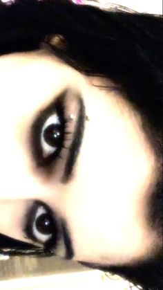 Eye makeup . Makeup inspo . Eyebrow piercing . Emo. Goth . Punk 2010 Emo Makeup, Y2k Mall Goth Makeup, Subtle Goth Eye Makeup, Emo Hoco Makeup, Emo Punk Makeup, Sick Looking Makeup, Emo Eye Shadow, Purple Emo Makeup, Alt Makeup Simple