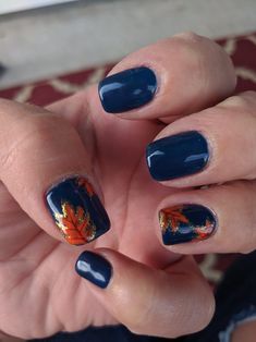 Beautiful leaves Blue Autumn Nails, Blue Fall Nails Designs, Blue Fall Nails, Mani Designs, Lemon Nails, Polish Organization, Fancy Nail Art, Pedi Ideas, Beautiful Leaves