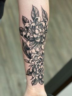 Check tattoos from various tattoo artists around the world, all in one place. Around Arm Tattoo, Tattoo On Arm, Inner Forearm, Sleeve Ideas, Popular Flowers