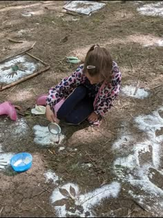 Forest School Art Ideas, Forest School Den Building, Nature Center Preschool, Nature Based Learning Preschool, Forest School Preschool, Nature Table Preschool, Nature Based Daycare, Outdoor Education Kindergarten, Preschool Forest Activities