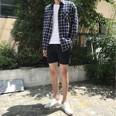 Style Fashion Men Casual, Men Casual Outfit, Outfit With Shorts, Fashion Men Casual, Asian Men Fashion, Korean Fashion Ideas, Look Grunge, Look Classy, Expensive Clothes