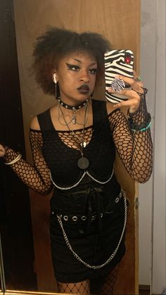 Punk Fashion Edgy, Poc Alt Hairstyles, Dark Skin Goth Makeup, Black Alternative Girl, Grunge Alternative Fashion, Trad Goth Makeup Dark Skin, Trad Goth Makeup Poc, Alt Girls