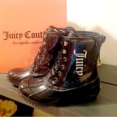 Juicy Couture Women's Talos Glitter Rain Boots Size 10 Nwt Be Dressy Or Casual To Be Worn With Jeans, Shorts Or A Skirt. Heel Height- 0-1" Flat Shoe Width- Medium Slip-On Round Toe Thermoplastic Rubber Outsole Memory Foam Footbed Sport Knit Spot Clean Juicy Couture Boots, Tall Winter Boots, Fuzzy Boots, Black Winter Boots, Sequin Boots, Juicy Couture Shoes, Black Rain Boots, Glitter Boots, Faux Suede Boots