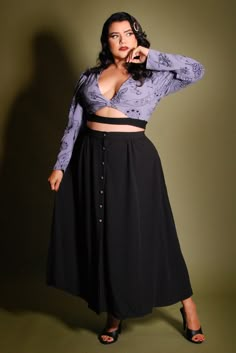 For those who live a free-spirited lifestyle, we present you the Luna Top from the Laura Byrnes & Hope Morrison collection. This crop top is a true dream, accentuating every perfect curve of your bust, it features medieval inspired puff sleeves, a gathered bust, an elasticized band and side zipper to make it even more comfortable. Bodice is lined in self fabric. This is an exclusive Laura Byrnes & Hope Morrison collaboration available only at Pinup Girl Clothing. Perfect for spring with Chubby Goth Outfit, Alternative Outfits Plus Size, Plus Size Crop Top Outfit, Plus Size Posing, Plus Zise, Curvy Fashionista, Pinup Couture, Girl Clothing