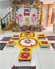 લગ્ન લેખન ✍️ Price : 7500 Include : backdrop decor,flower design, welcome board • decoration use for lagan lekhan, kankotri lekhan, traditional decor. #amdavaddecorwala #laganlekhan #kankotrilekhan #laganlekhandecoration #kankotrilekhandecoration Lagan Lekhan Decorations, Patrika Lekhan Decoration, Kankotri Lekhan Decoration At Home, Kirtan Decoration At Home, Kankotri Lakhan Decoration, Welcome Flower Decoration, Welcome Board Decoration, Kankotri Lekhan, Kankotri Decoration Ideas