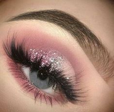 Carnaval Make-up, Quinceanera Makeup, Make Up Designs, Maquillage On Fleek, Glitter Eye Makeup, Hooded Eye Makeup