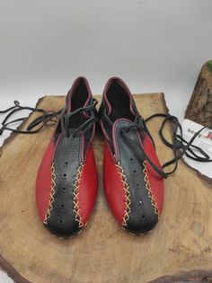 These are genuine leather, handmade women's shoes. Very useful soft shoes. Made with naturel leather and naturel dyed. There are many diffirent color options.   Our processing time 2-10 bussines days, But must of time we are shipping your order very earlier. ( express shipping, Fedex, Ups, Dhl, Tnt ) Every size is available. Women's shoes are %100 naturel. ALL ABOUT TURKISH YEMENI SHOES Put away those rubber flip flops.  The only shoes you need this summer are Turkish yemeni slip-ons.  These tra Leather Closed Toe Dance Shoes For Galas, Leather Dance Shoes With Leather Sole For Galas, Leather Slip-on Dance Shoes, Leather Closed Toe Dance Shoes With Soft Sole, Leather Dance Shoes With Soft Sole, Lace-up Leather Dance Shoes With Rubber Sole, Leather Lace-up Dance Shoes With Rubber Sole, Leather Lace-up Shoes With Soft Sole, Red Closed Toe Moccasins With Leather Sole