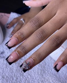 Nails Acrylic Yk2, Short Soild Nails, Short Square Acrylic Nails Birthday Set, Pearls On Acrylic Nails, Short Acrylic Nail Inspo Aesthetic, Marc Jacobs Slides Outfit, Black French Tip Nails With Rine Stones, Apex Nail Designs, Short Acrylic Nails With Cross