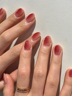 Get some ideas to change up your manicure with these beautiful Korean-inspired ombre nailswhich range from subtle to bold. Nail Ideas Red, Cute Red Nails, Ombre Nail Colors, Red Ombre Nails, Korean Nail, Hello Nails, Subtle Nails, Simple Gel Nails, Ombre Nail Designs