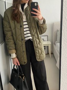 Prada Bag, ootd, black pants, striped sweater, look Quilted Jacket Street Style, Minimalist Wardrobe Capsule, Classic Feminine Style, Smart Casual Women Outfits, Personal Fashion Stylist, Smart Casual Women, Jacket Outfit Women, Womens Quilted Jacket, Classy Work Outfits