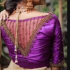 Fashionable Saree, Birds Embroidery Designs, Fancy Blouse, Aari Work Blouse, Aari Embroidery, Embroidered Blouse Designs