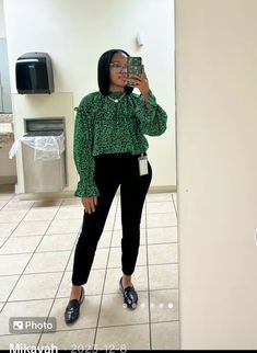 Receptionist Outfit Black Women, Dress Office Outfits Women, Buissnes Casual Outfits Black Women, First Day In Office Outfit, Green Church Outfit, Picture Day Teacher Outfit, Teacher Friday Outfit, Chill Teacher Outfits, Smart Casual Work Outfit Black Women