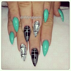 Stiletto nails☻ Nail Art Stilleto, Karma Nails, Short Stiletto, Geometric Nail Art, Sassy Nails, Glamorous Nails, Glam Nails, Abstract Designs