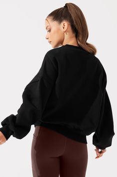 Your closet essentials start with a classic, oversized crewneck. Wear for couch snuggles, post-workout moments, or on-the-go. There’s no wrong way to comfort. Our fav feature? The hidden side pockets (for your snacks, of course). Comfortable Sweats With Side Pockets For Fall, Black Athleisure Sweats For Everyday, Black Relaxed Fit Activewear, Black Sporty Sweats For Everyday, Comfortable Sweats For Fall Workout, Oversized Athleisure Sweatshirt For Workout, Black Everyday Activewear With Side Pockets, Everyday Black Activewear With Side Pockets, Black Sweatshirt With Side Pockets For Fall