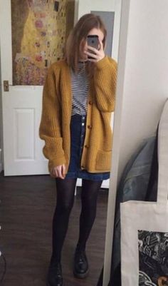 Yellow Cardigan, Outfit Trends, Cardigan Outfits, Moda Vintage, Look Vintage, 가을 패션, Mode Vintage