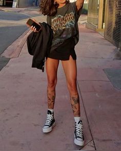 Look Legging, Rock Outfit, 2024 Style, Looks Street Style, Looks Black, Emo Fashion, Festival Looks, Tattoo Placement, Edgy Outfits