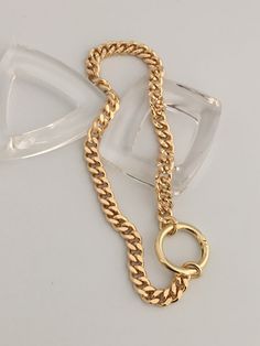 This is a high quality thick, brass, gold plated chain necklace. Minimalist and modern chunky gold curb link chain necklace with a decorative spring lock connector. The curb/cuban link necklace is is a show stopping design and is a weighty brass necklace with 14k gold plating. Lead safe and Nickel safe. You have the option of adding your own pendant or enhancer to the connector. So Versatile ! Please note that the length ordered includes the size of the spring lock connector. The chain is 9mm wi Cuban Link Necklace, Necklace Minimalist, Link Chain Necklace, Brass Necklace, Brass Gold, Cuban Chain, Chunky Necklace, Cuban Link, Keep Jewelry