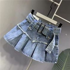 Y2K Harajuku Retro Light Blue Sweet Pleated Denim Skirt Women S Street Fashion New Popular Slim Line Women Street Fashion, Strech Dresses, Pleated Denim Skirt, Girls Denim Skirts, Pleated Pattern, Y2k Mini Skirt, Pleated Denim, Skirt Details, Blue Denim Skirt