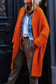 Minimalisticky Chic, Fall Fashion Coats, Arts Gallery, Orange Cardigan, Mode Boho, 가을 패션, Knit Fashion