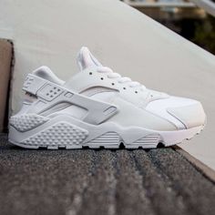 Nike Women Air Huarache Run (white / white) Air Huarache Outfit, Nike Huarache Women, Huaraches Outfit, Nike Air Huarache Women, Cute Running Shoes, Nike Shoes Huarache, White Huaraches, Huraches Nike, Huaraches Shoes