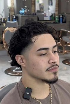 Trendy Haircuts For Men Straight Hair, Hairstyles For Cowlicks Men, Latino Mens Hairstyles, Mens Curly Hair Slicked Back, Mens Hairstyles For Growing Out Hair, Medium Length Fade Hair Men, Single Needle Tattoo Ideas For Men, Mens Slickback Hairstyle, Slick Back Wavy Hair Men