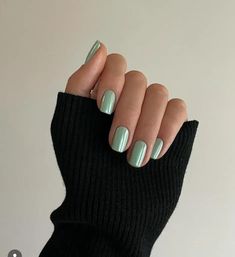 3  Lovely Light Green Nail Ideas For 2024 - DrExplains Green Chrome Nails, Red Chrome Nails, Mint Green Nails, Mint Nails, Pink Chrome Nails, Chrome Nails Designs, Gold Glitter Nails, Green Chrome, Stiletto Nails Designs